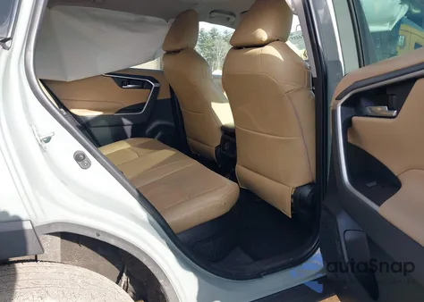 2020 Toyota Rav4 Hybrid Xle z USA, uszkodzony, nr VIN 2T3RWRFV7LW068213